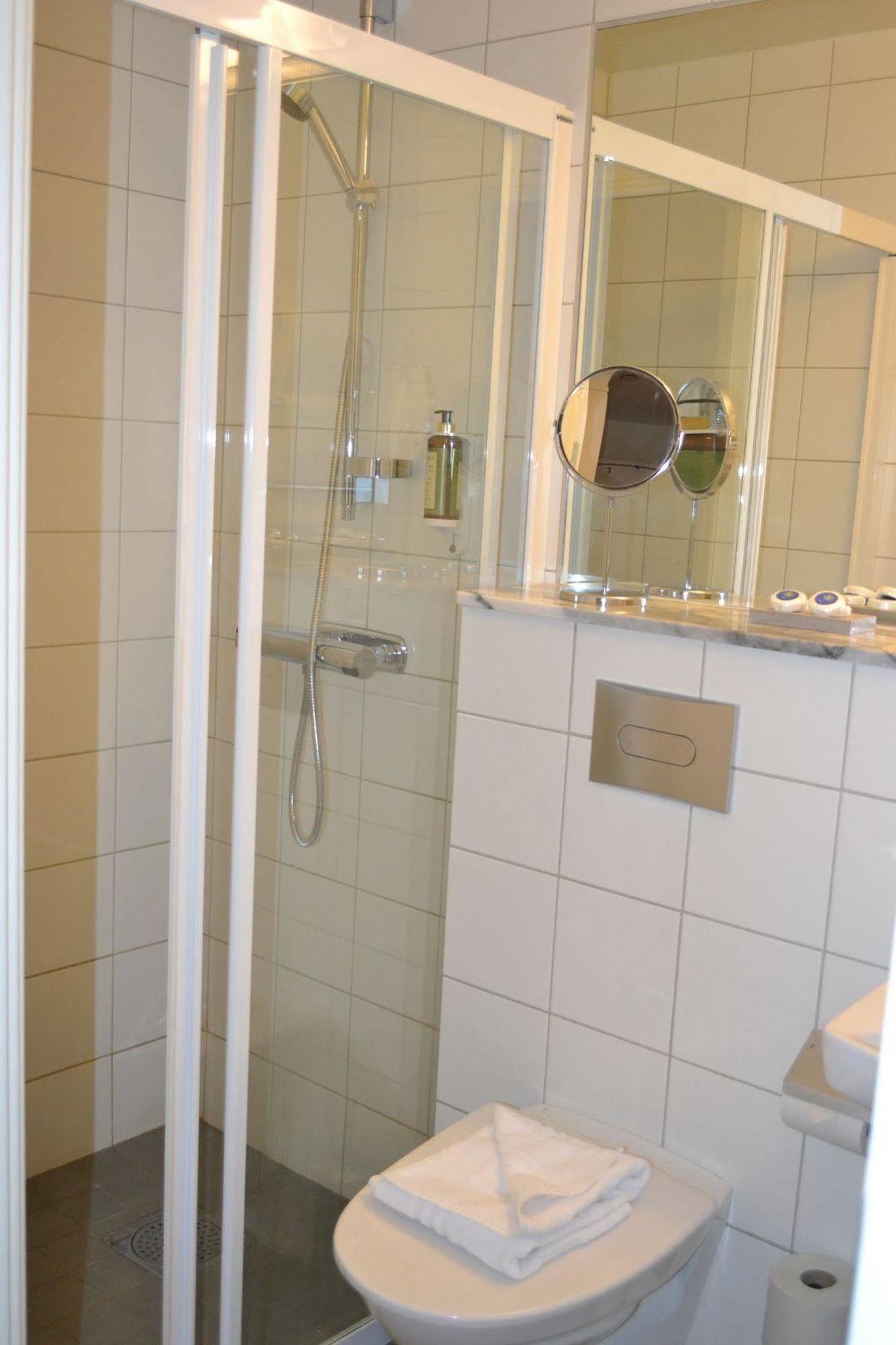 Hotell Nostalgi Motala Exterior photo