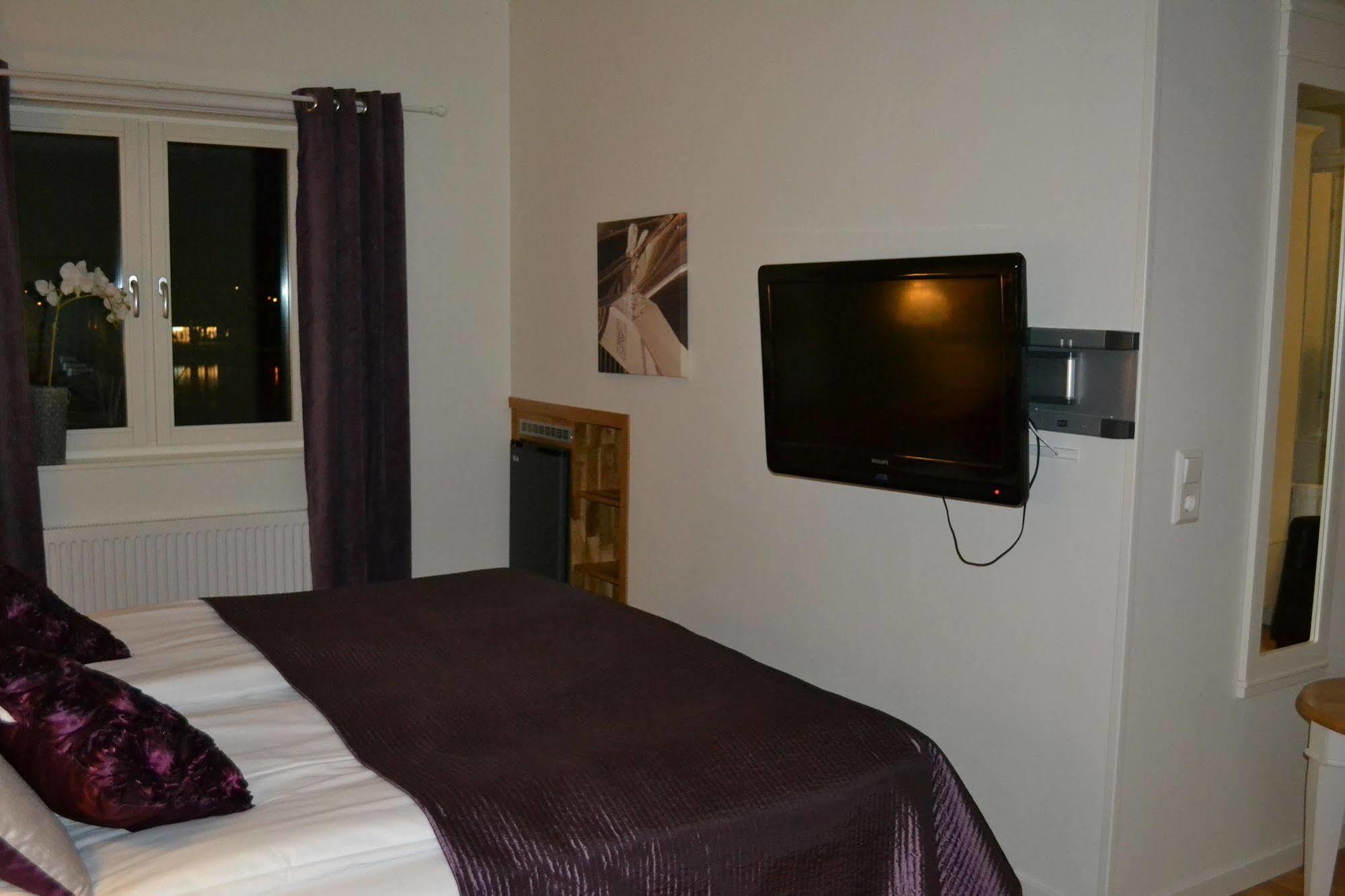 Hotell Nostalgi Motala Exterior photo